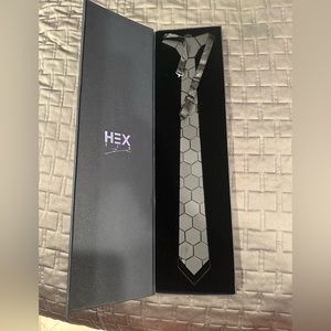 Hex tie matte black